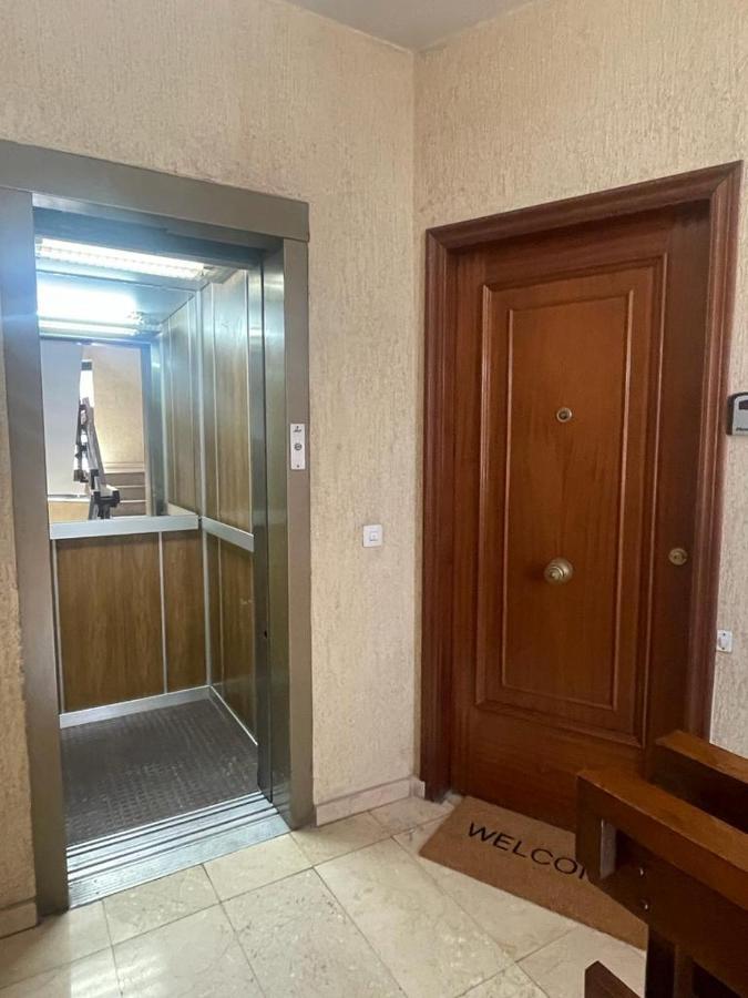 Apartamentos Gyc Vistas A Santo Domingo León Esterno foto