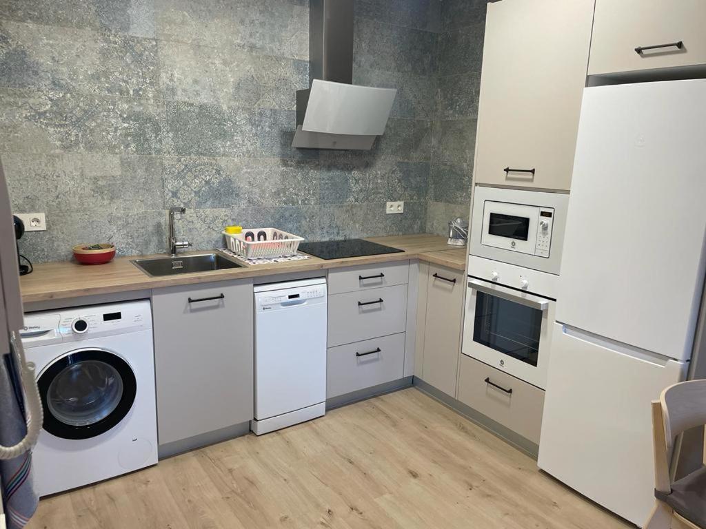 Apartamentos Gyc Vistas A Santo Domingo León Esterno foto